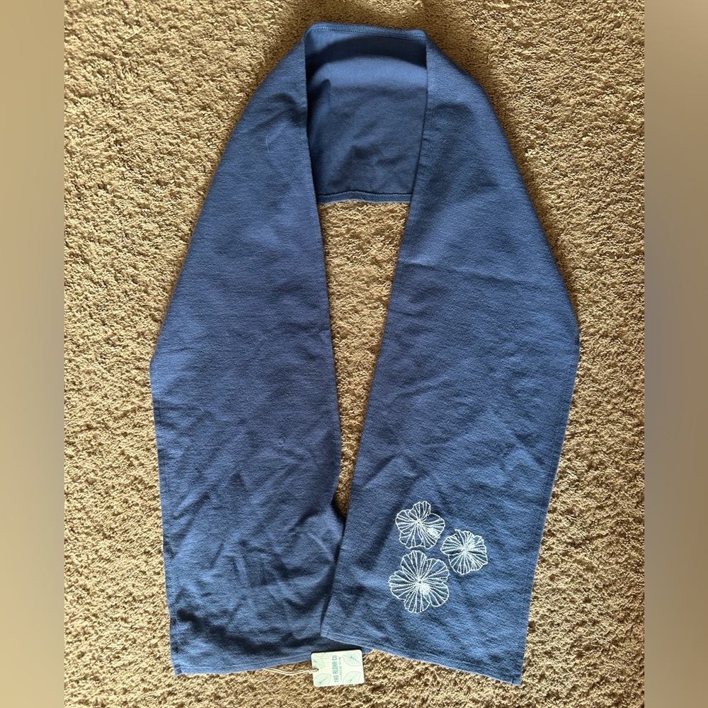 Tag Aloha Co blue scarf NWT